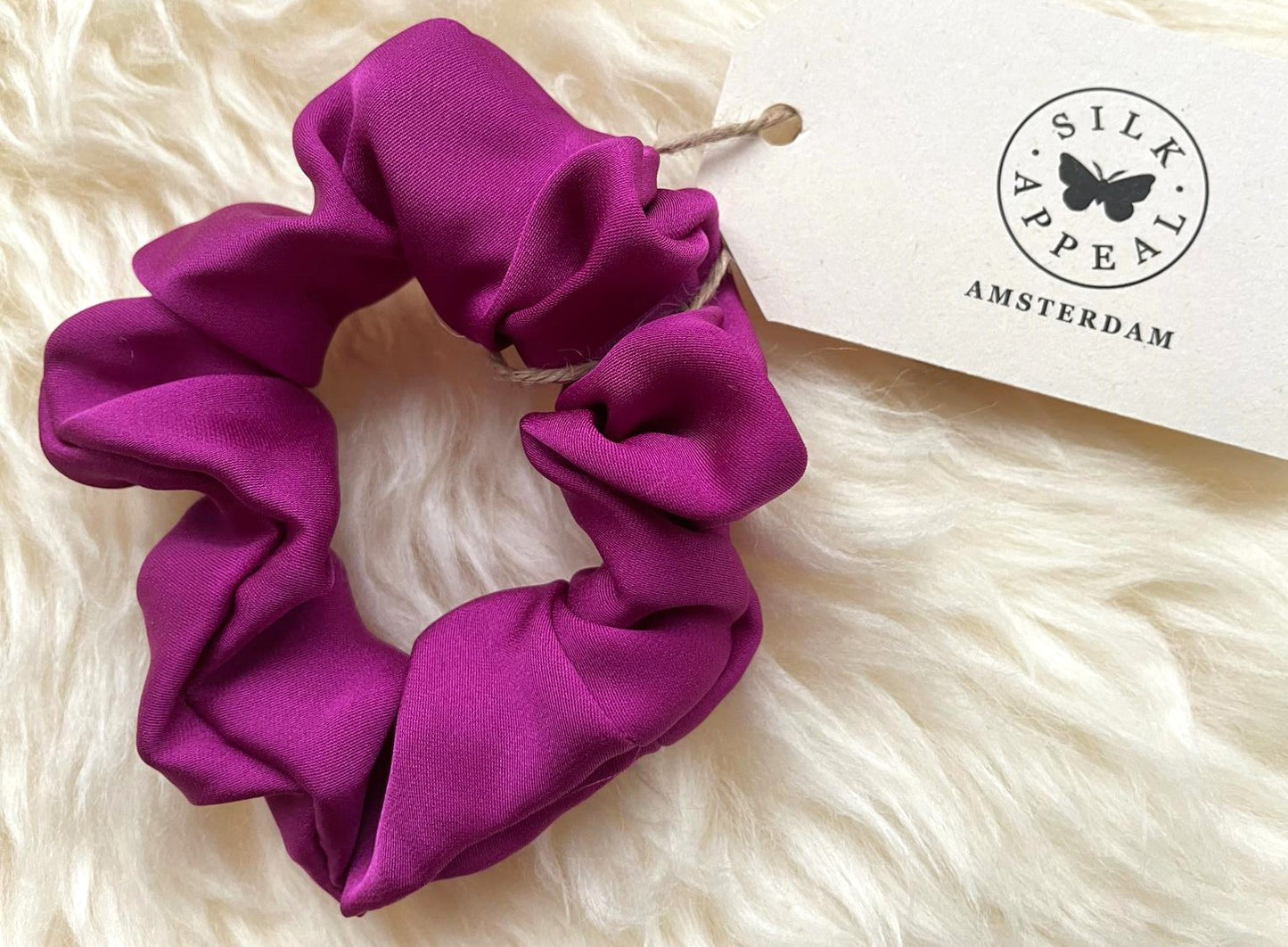 Silk scrunchie - fuchsia