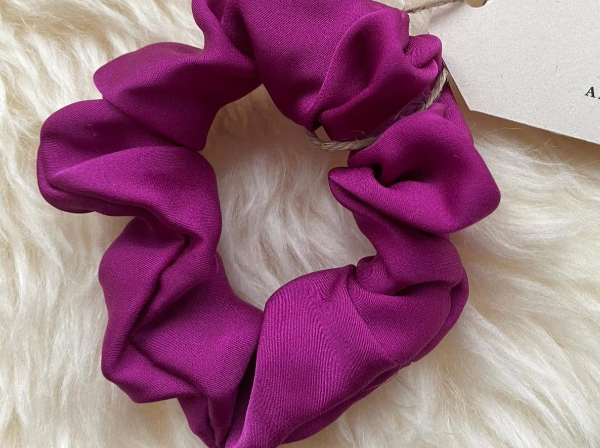 Silk scrunchie - fuchsia