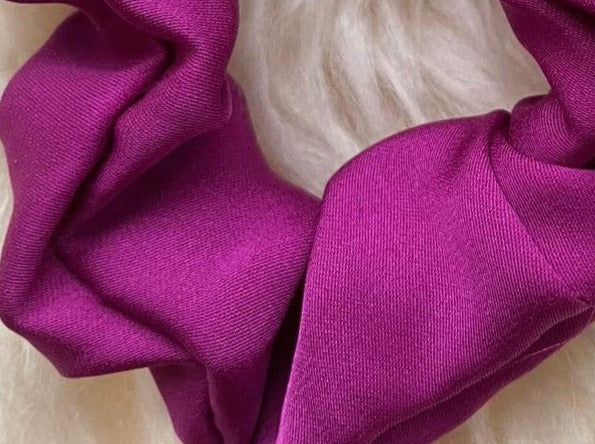 Silk scrunchie - fuchsia